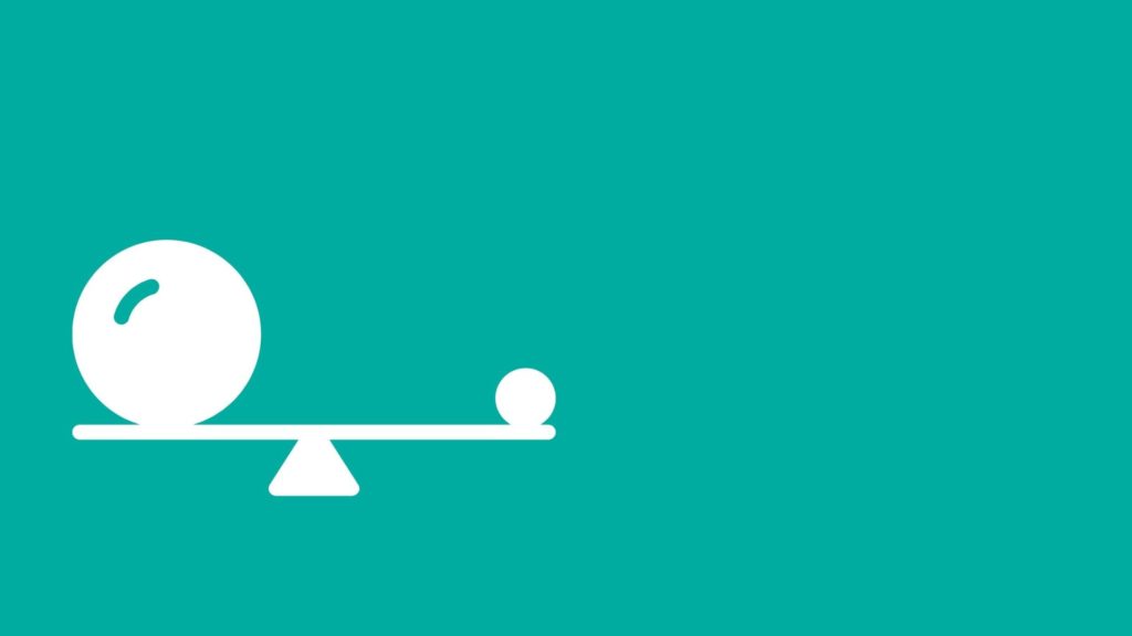 Weigh the advantages and disadvantages when choosing wether to work at a small or large company